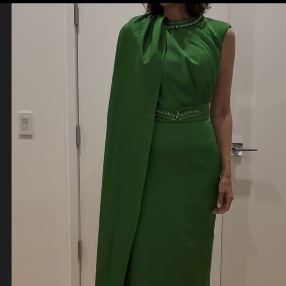 Green One Shoulder Cape Dropped Silk Gown by I.H.F Atelier - Picture 2 of 11